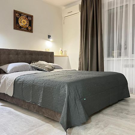 Chernigov City Apartments Na Peremohy Esterno foto