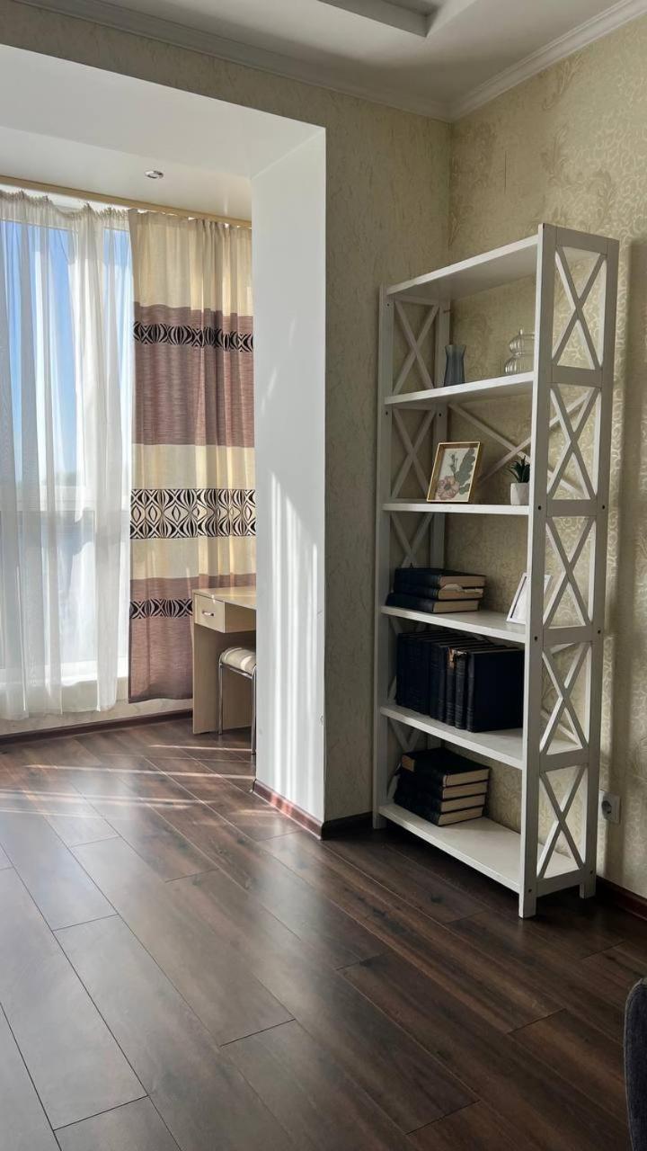 Chernigov City Apartments Na Peremohy Esterno foto