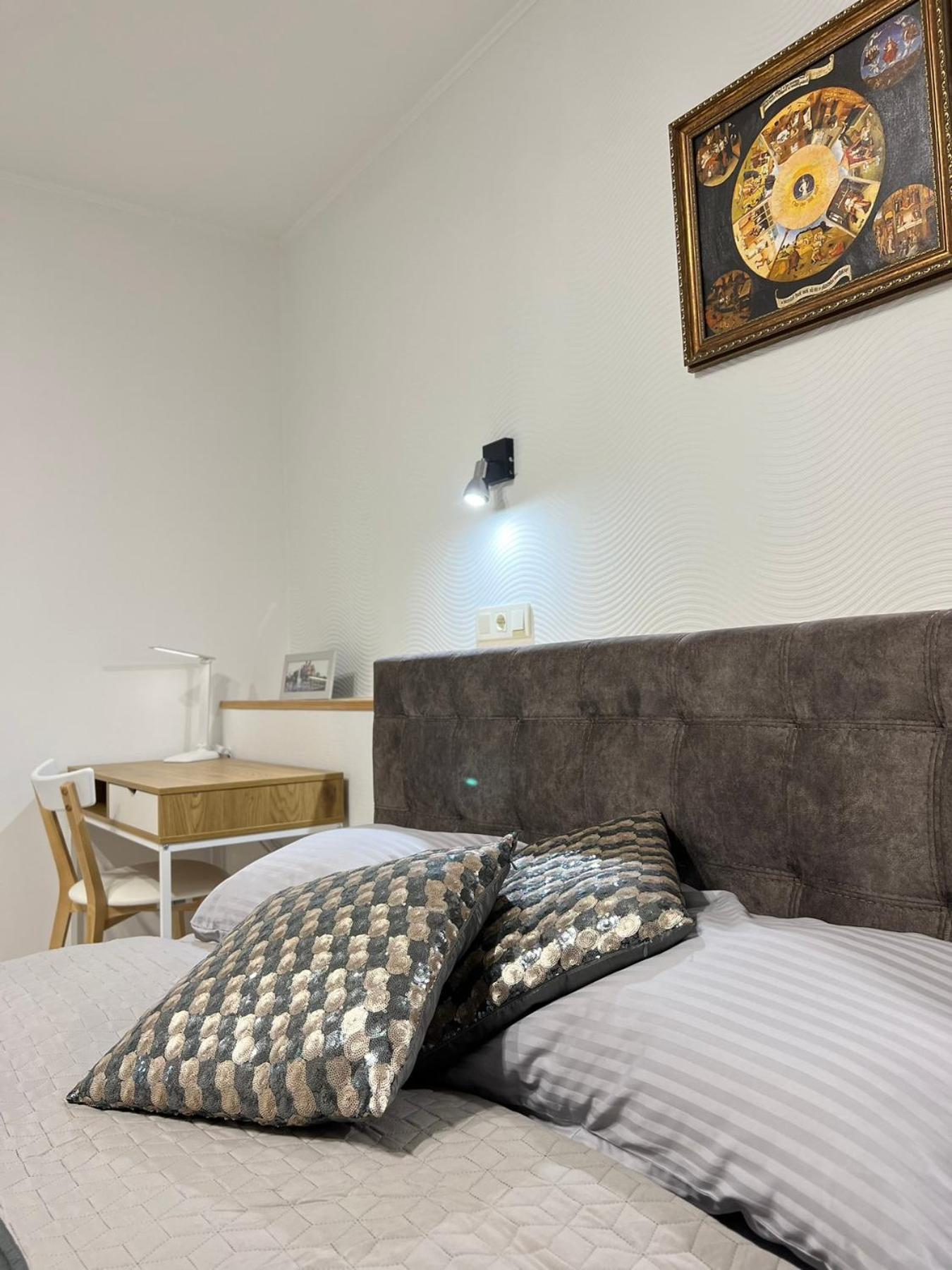 Chernigov City Apartments Na Peremohy Esterno foto