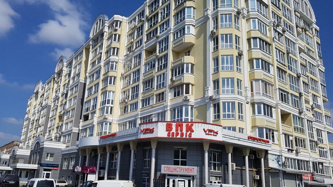 Chernigov City Apartments Na Peremohy Esterno foto