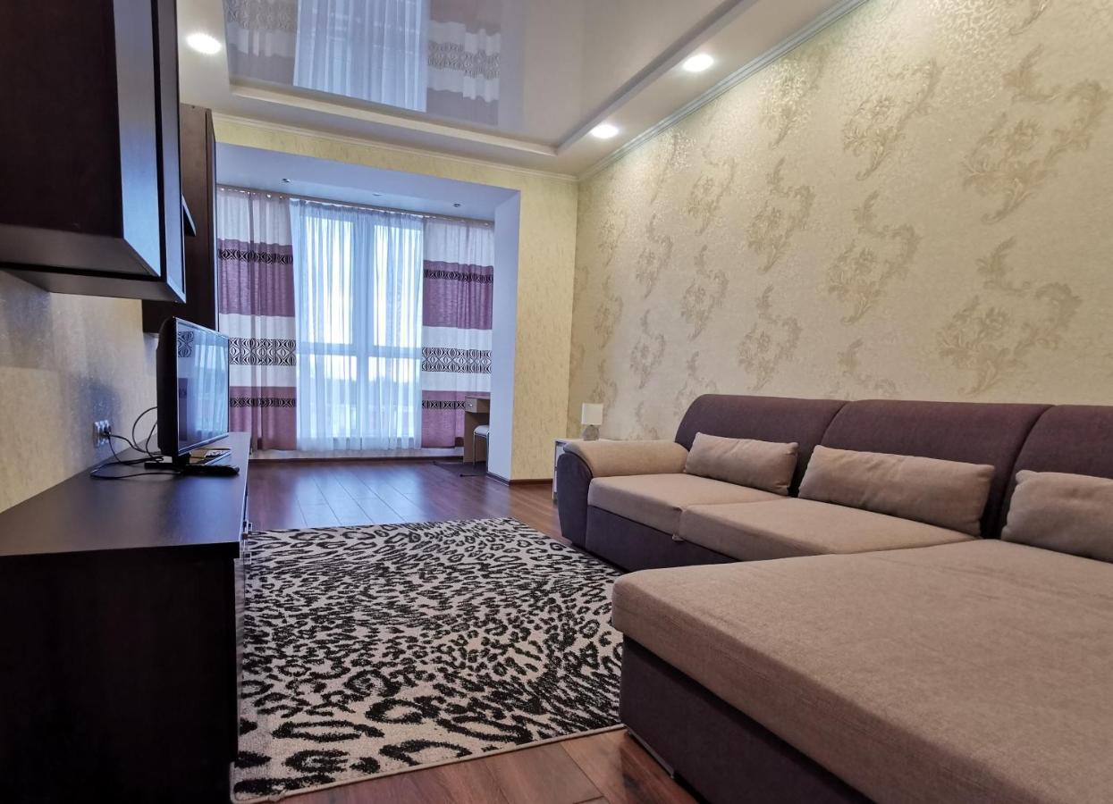 Chernigov City Apartments Na Peremohy Esterno foto